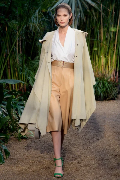 Look 27